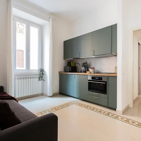 The Best Rent - Sunny Three-Bedroom Apartment Near Ottaviano Metro Stop Rome Exterior photo