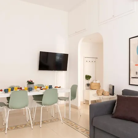 The Best Rent - Sunny Three-Bedroom Apartment Near Ottaviano Metro Stop Rome Exterior photo