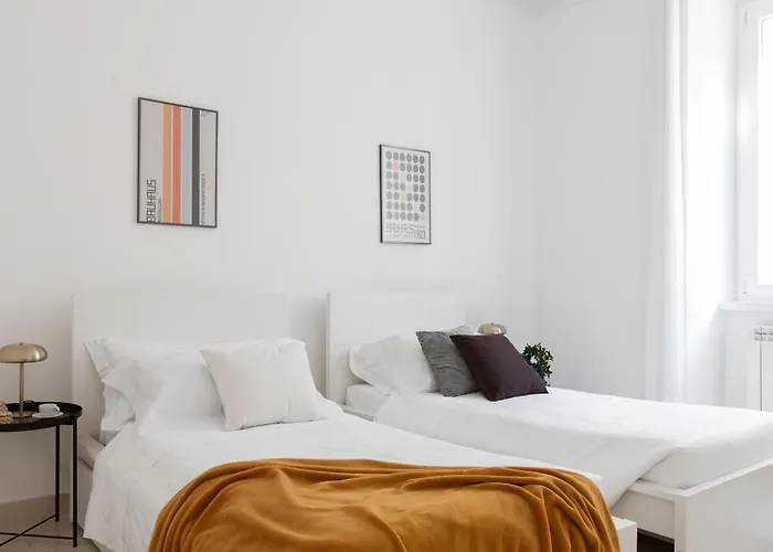 The Best Rent - Sunny Three-Bedroom Apartment Near Ottaviano Metro Stop