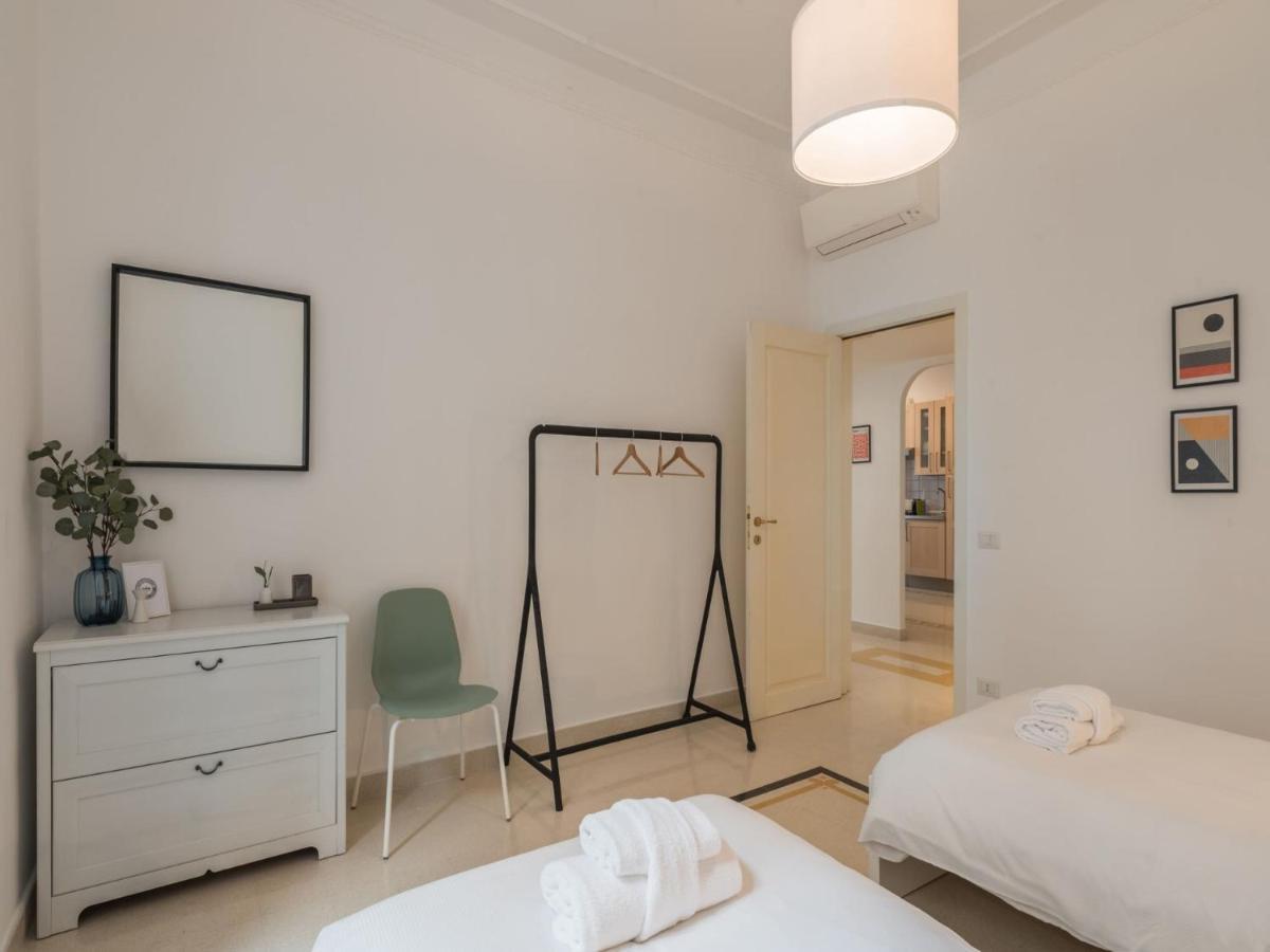 The Rent - Sunny Three-bedroom Near Ottaviano Metro Stop Apartment Rom